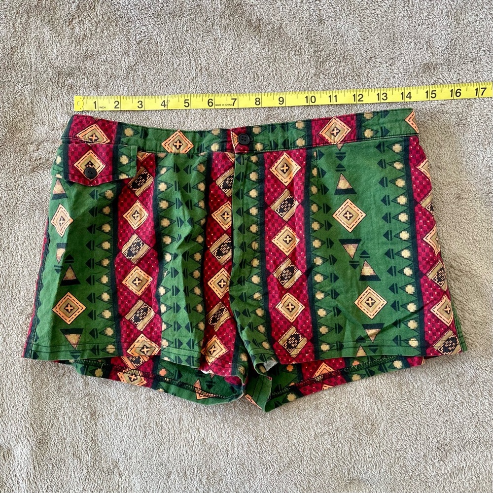 Men's Green Tribal Patterned Swim Trunks - Picture 4 of 5